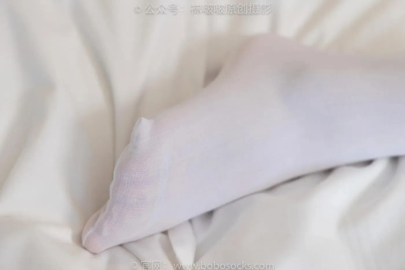 [BoBoSocks袜啵啵]NO.160 小淳-匡威板鞋、黑皮鞋、短肉丝、白丝小腿袜 [140P]插图4